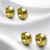 Aretes Dorados Huggie Lisos en Acabado Mate | Luna Bella Joyería