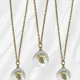 Collar Dije Diente Dorado con Madre Perla | Luna Bella Joyería