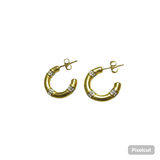 Aretes Dorados con Incrustaciones de Zirconia y Diseño Hoop Elegante | Luna bella Joyería