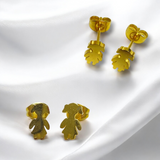 Aretes Dorados con Silueta de Niña | Luna Bella Joyería