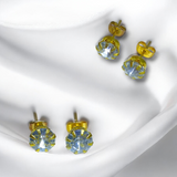 Aretes Dorados Stud con Zirconia Transparente | Luna Bella Joyería