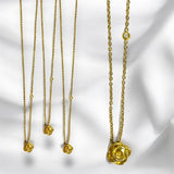 Collar Dorado con Dije de Rosa en Acero Inoxidable | Luna Bella Joyería