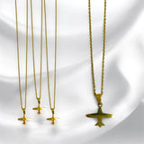Collar Dorado con Dije de Avión en Acero Inoxidable | Luna Bella Joyería