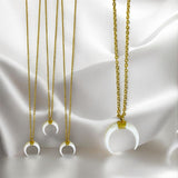 Collar Media Luna Blanca Minimalista | Luna Bella Joyería