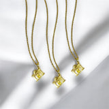 Collar con dije de cámara dorada | Luna Bella Joyería