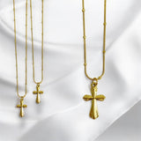Collar Cruz Elegante Acero Inoxidable Dorado | Luna Bella Joyería