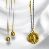 Collar Virgen Dorado | Luna Bella Joyería
