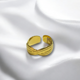 Anillo Ajustable Dorado de Acero Inoxidable con Diseño Entrelazado | Luna Bella Joyería