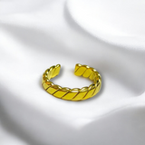 Anillo Ajustable Dorado de Acero Inoxidable con Diseño Entrelazado | Luna Bella Joyería