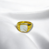 Anillo Dorado Tipo Sello con Nácar de Acero Inoxidable | Luna Bella Joyería