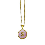 Collar Inicial en Nácar Rosa con Letra Dorada | Luna Bella Joyería